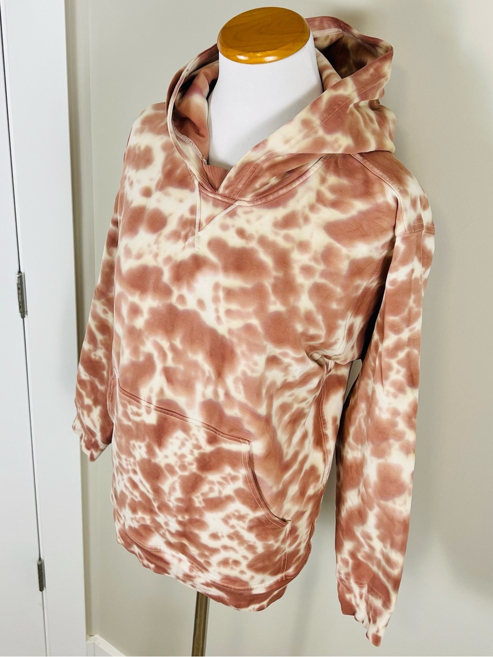 Lululemon Tie Dye All Yours Hooded Sweatshirt in Rusty Pink and Cream - Picture 2 of 5